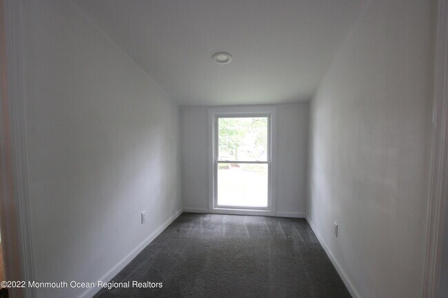 Building Photo - 142 Delaware Ave