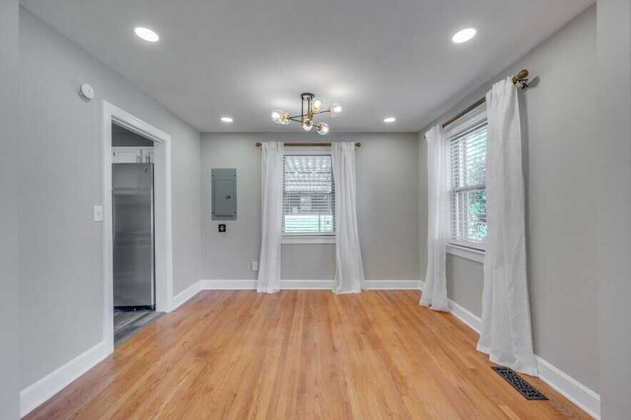 Building Photo - 3314 Mimosa Dr