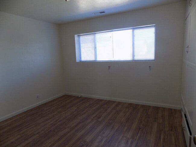 Building Photo - 4501 Thompson Ave