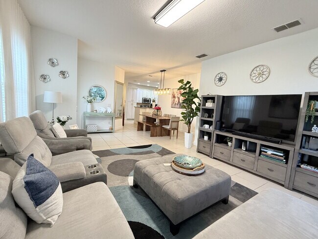 Building Photo - Beautiful 3-Bedroom Home in Lake Nona – $2...