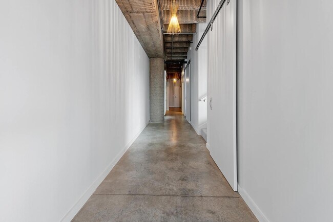 Building Photo - 901 N 3rd St