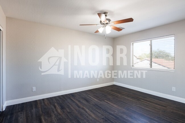 Building Photo - Beautiful Updated Home with ALL Appliances