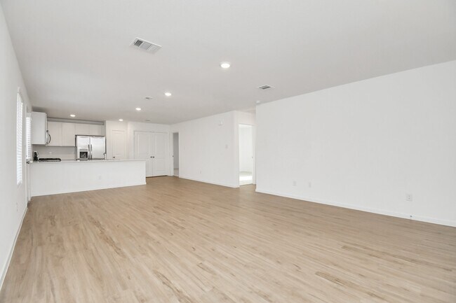 Building Photo - 1615 Windrose Bnd