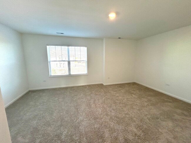 Building Photo - 612 Cassia Ct