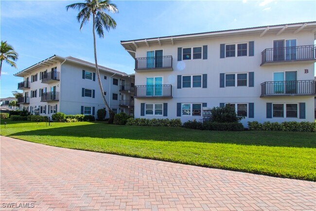 Building Photo - 3400 Gulf Shore Blvd N