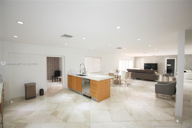 Building Photo - 3406 NE 168th St