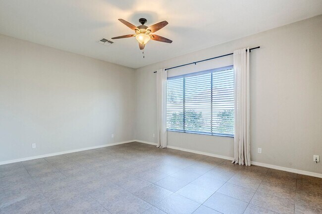 Building Photo - Stunning 4 bed 2.5 bath home with pool, in...
