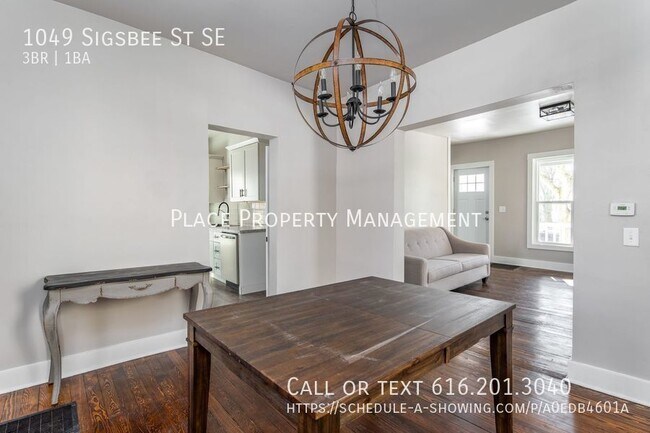 Building Photo - 1049 Sigsbee SE - Gorgeous 3 bedroom house!