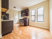 Building Photo - 1 bedroom in CHICAGO IL 60613