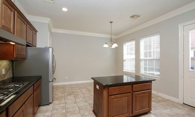 Building Photo - 1515 Olive Park