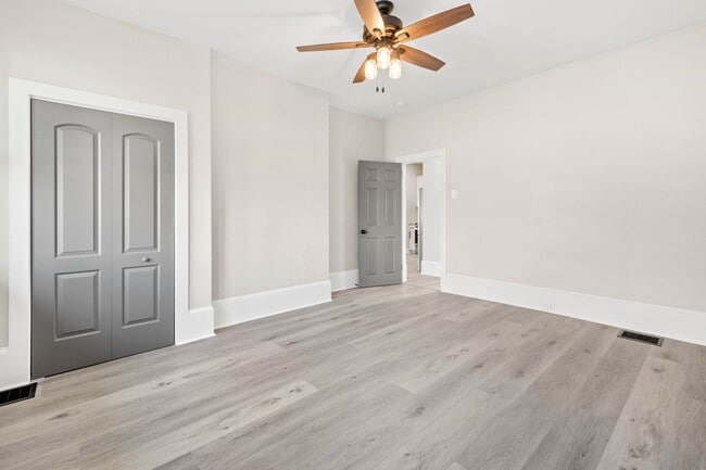 Building Photo - Stunning 2 bedroom home in North Side available Feb 1!