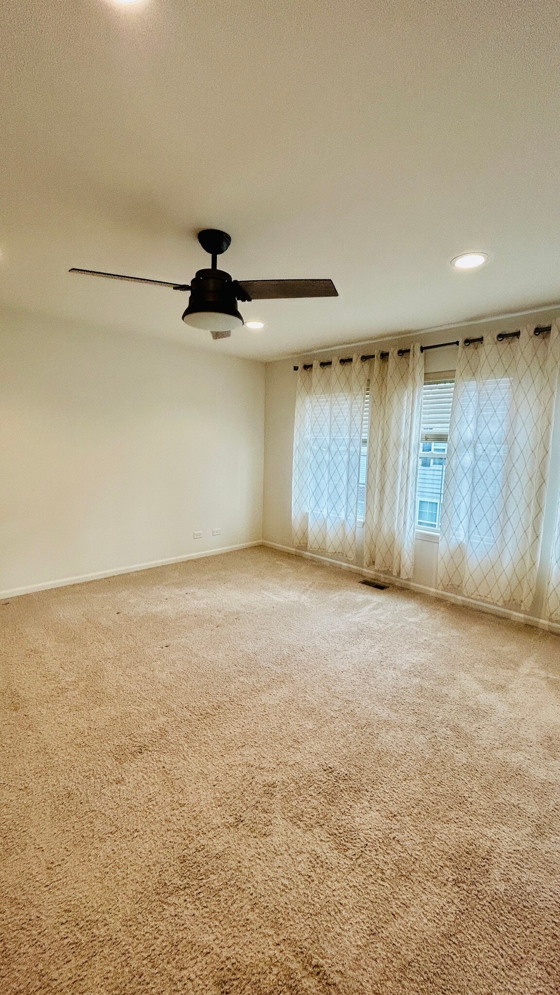 Main bedroom - 1164 Evergreen Ave