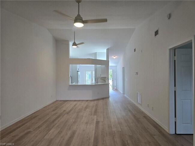 Building Photo - 859 Tanbark Dr