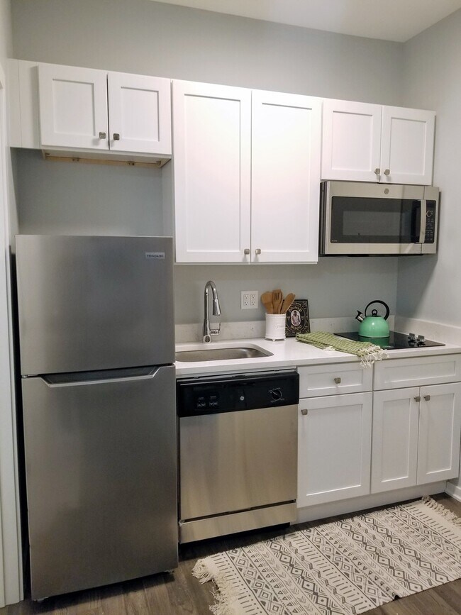 Building Photo - 5240 N Winthrop Ave