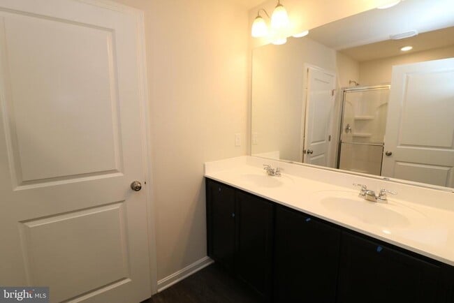 Building Photo - 96 S Marshview Terrace