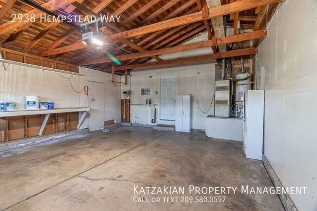 Building Photo - 2938 Hempstead Way