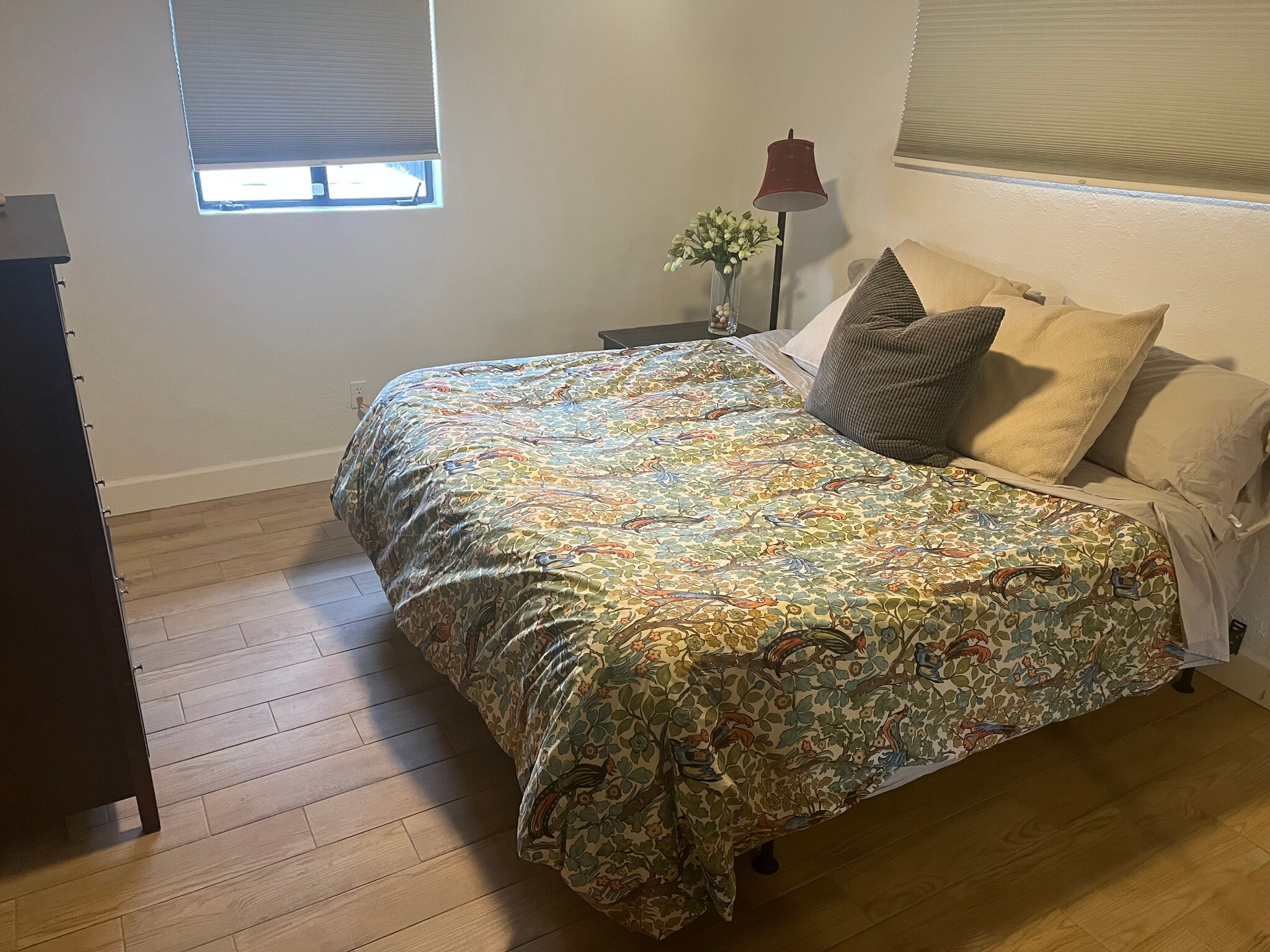 Rear primary bedroom. split from othere - 2844 E Edison St