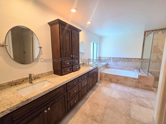 Building Photo - 2702 Belmont Ct
