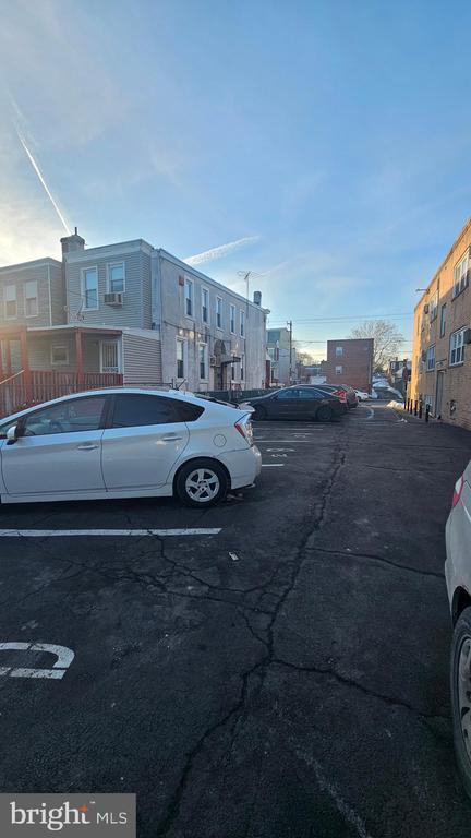 Building Photo - 6007 Bingham St