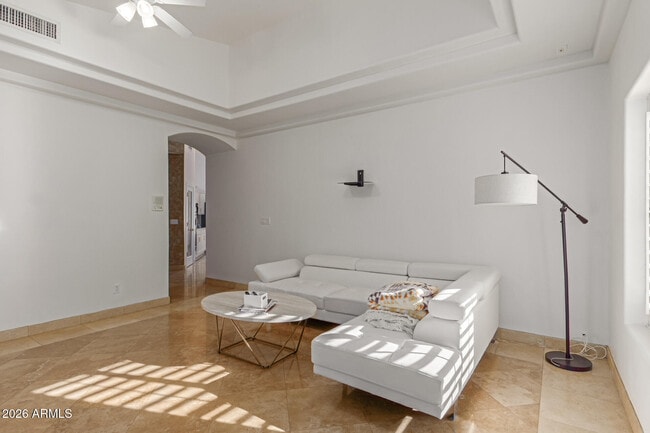 Building Photo - 601 W San Marcos Dr