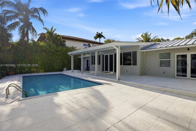Building Photo - 1150 NE 91st St