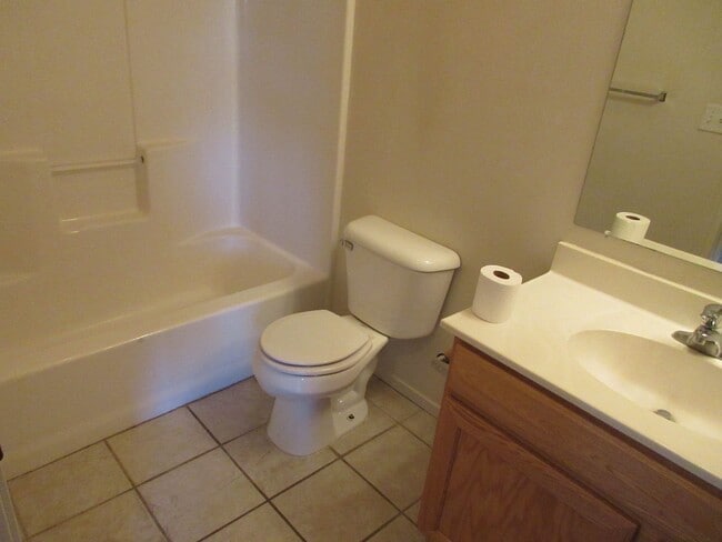 Building Photo - 2 bedroom - 2 bath - Affordable Housing with Garage!