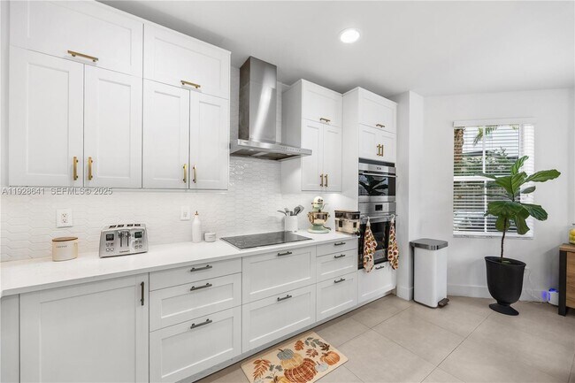 Building Photo - 10470 NW 69th Terrace