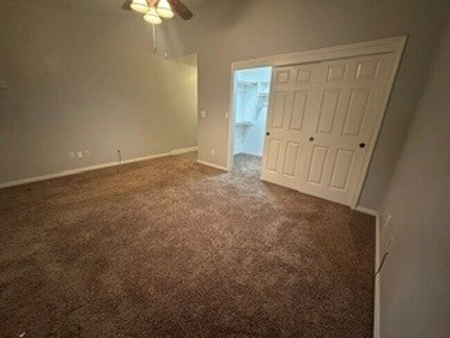 Building Photo - Must-see home located in the Northwest, SOLAR!!