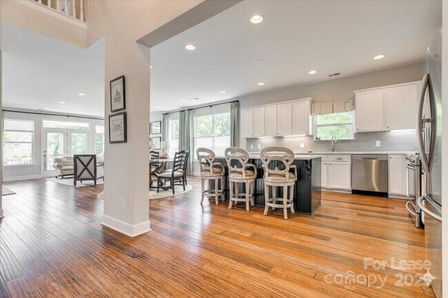 Building Photo - 1007 Kaiser Way