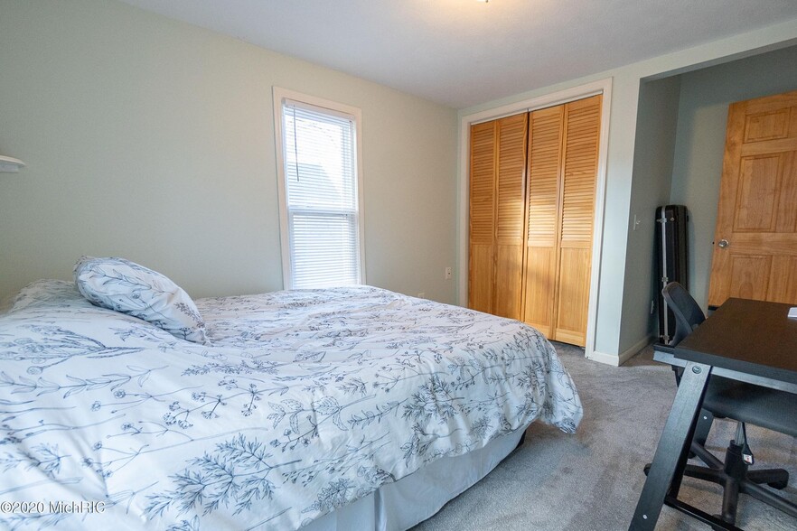 Building Photo - 416 5th St NW