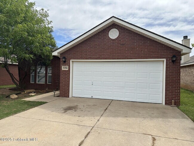 Primary Photo - 536 N Kirby Ave