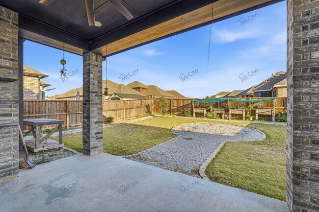 Building Photo - 5737 Miriam Dr