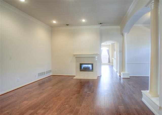 Building Photo - 1221 Greenway Dr