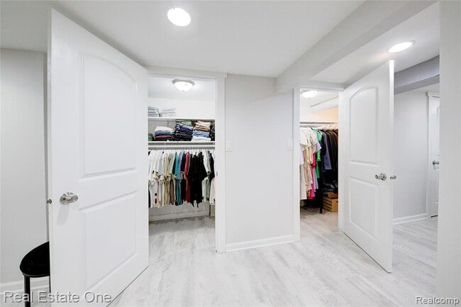 Building Photo - 8126 Dale St