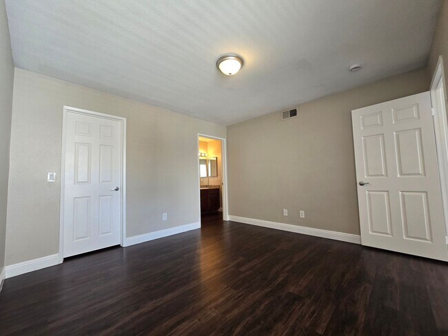 Building Photo - A Fabulous 2 Bedroom, 2 Bathroom condo at ...