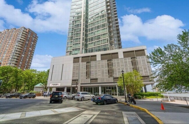 Building Photo - 2 2nd St