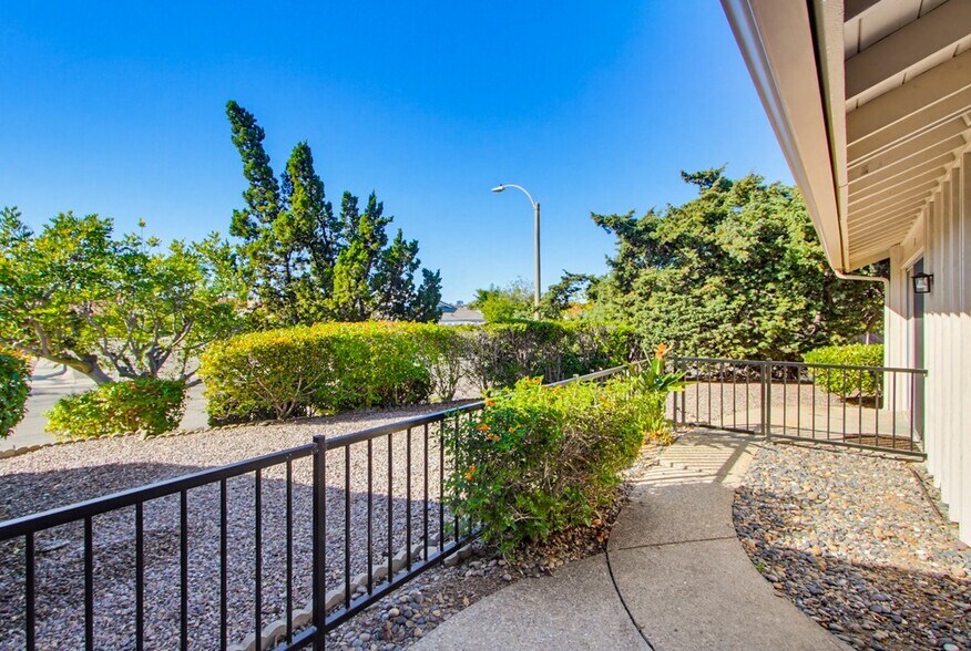 Building Photo - 17440 Plaza Cerado