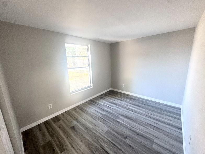 Building Photo - 5928-5930 13th St Ct E