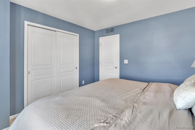 Building Photo - 15745 Diamante Dr