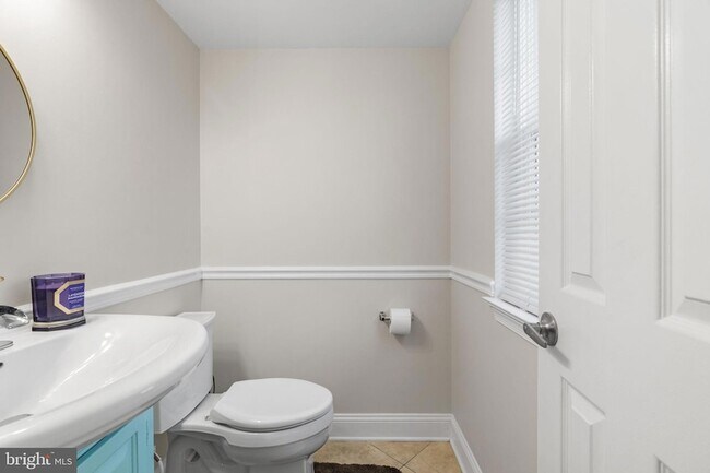 Building Photo - 424 Revere Dr