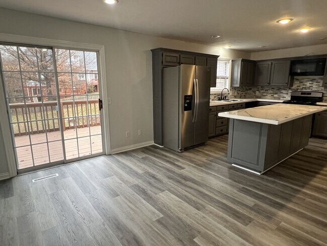 Building Photo - Dramatic Copper Mill Home with Huge Formal Living and Dining Rooms