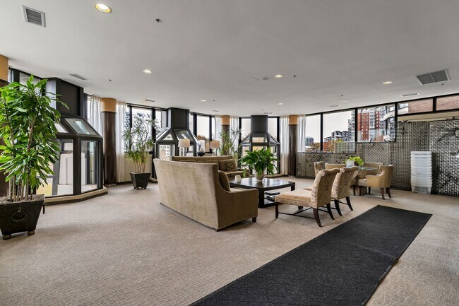 Building Photo - Luxurious 1 Bed 1 Bath Condo In Vibrant Belvedere