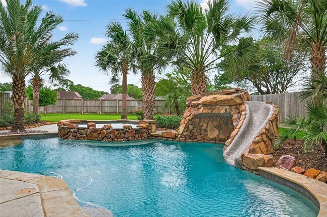 Building Photo - 903 Sugarfield Ct