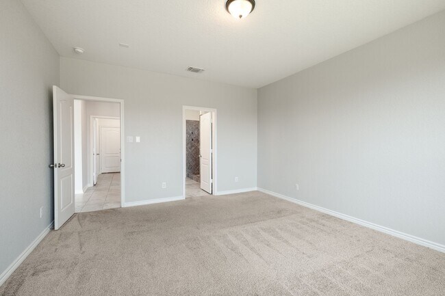 Building Photo - 118 Kyle Cove