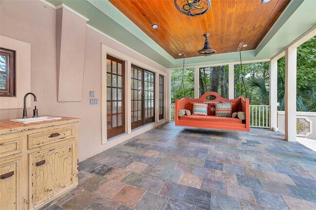 Building Photo - 210 Settlers Rd