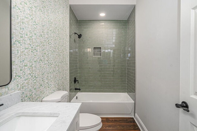 Building Photo - 1107 E 32nd St