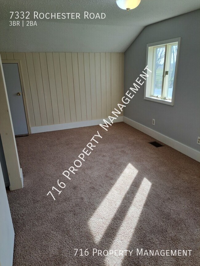 3 Bedroom 2 FULL Bathroom House available 7332 Rochester Rd