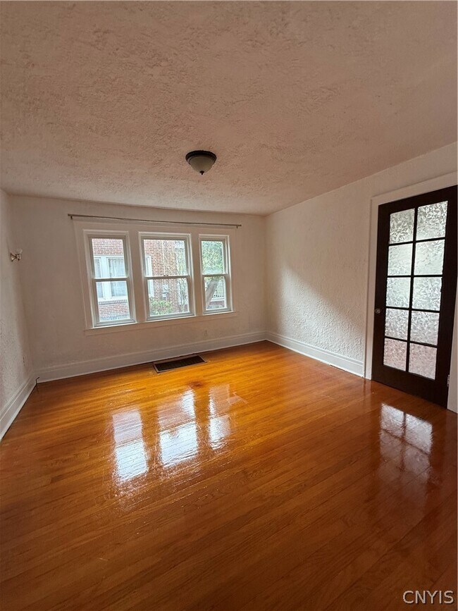 Building Photo - 205 Fellows Ave