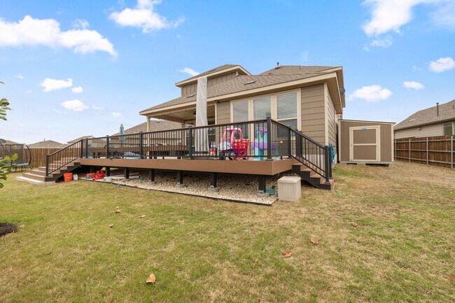Building Photo - 525 Compania Cove