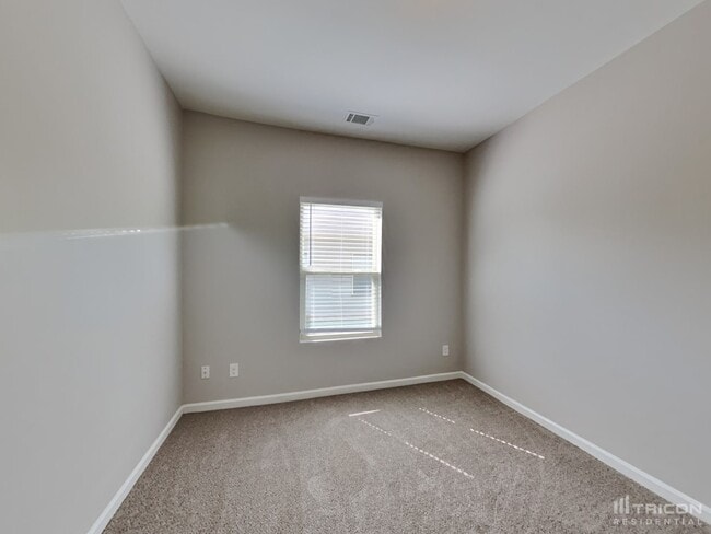 Building Photo - 2336 Joplin St